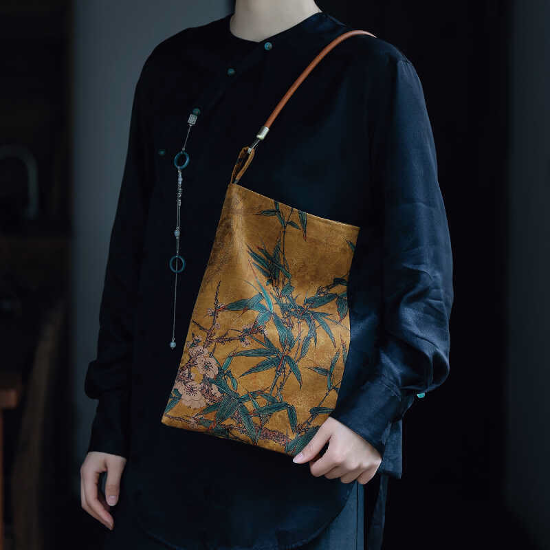 33cm Spiritual Bamboo Leaves Shoulder Bag with Buckle - Image 10
