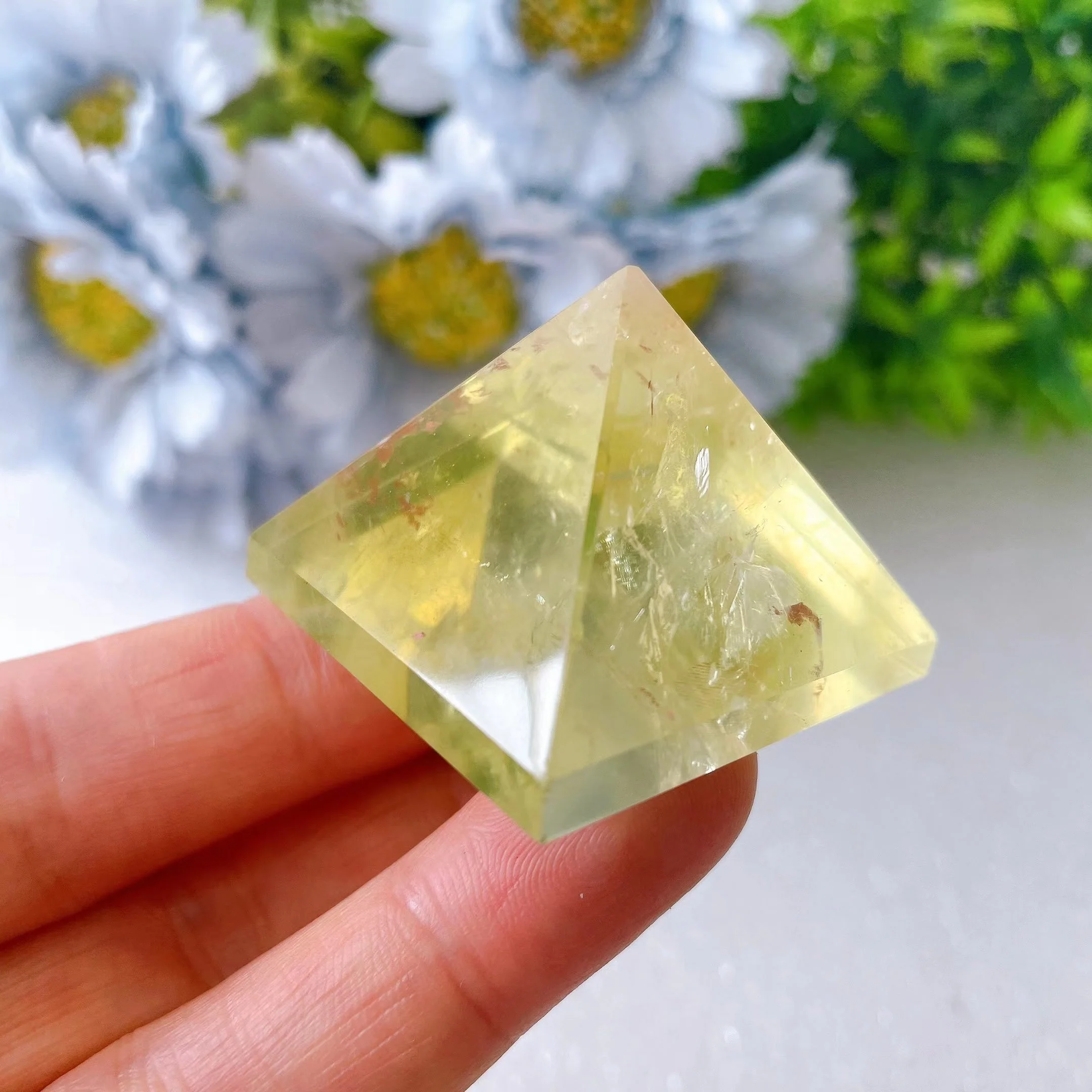 3.5-4cm Citrine Crystal Pyramid for Healing Energy - Image 4