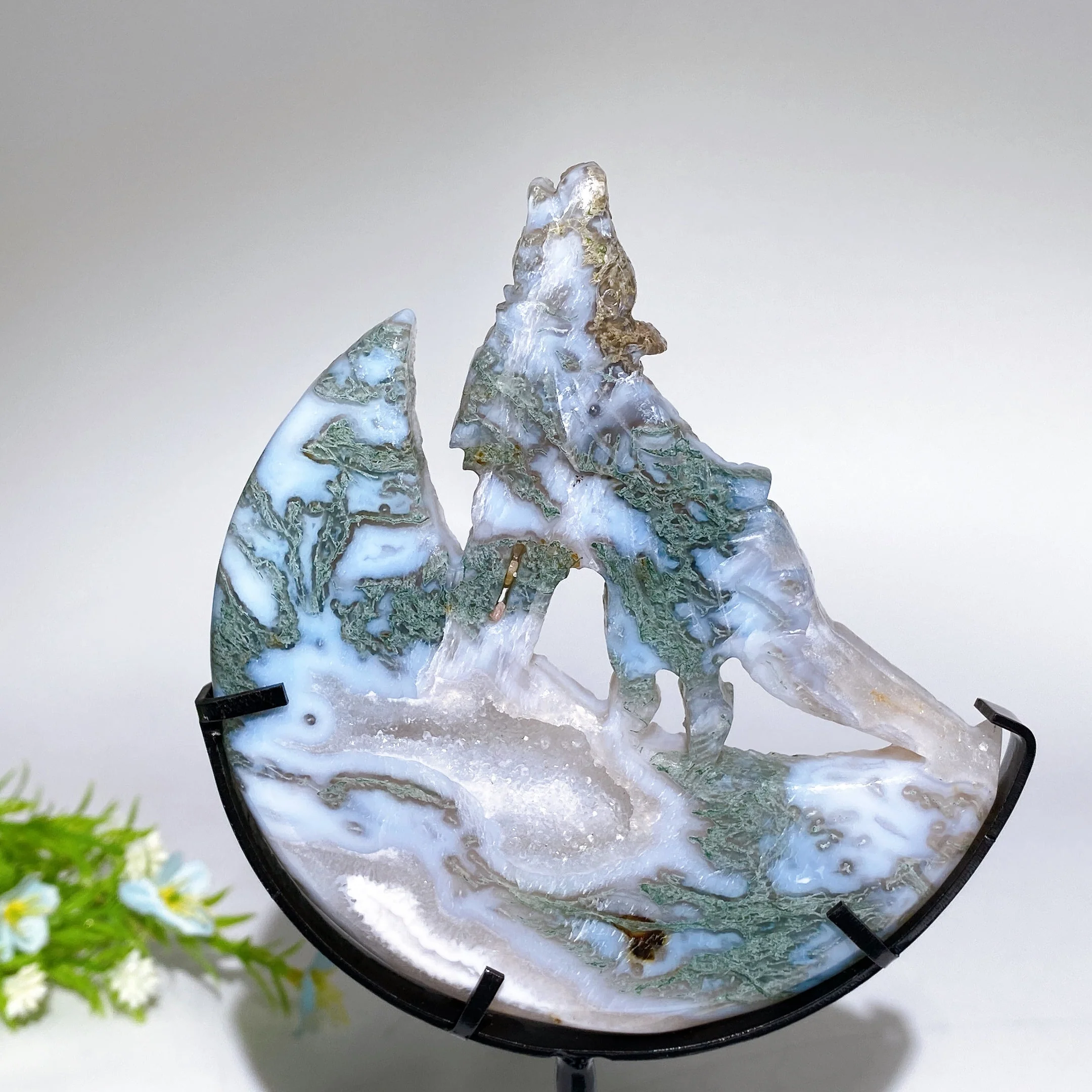 4.0-4.4" Crystal Wolf Carving on Moon with Stand - Image 5