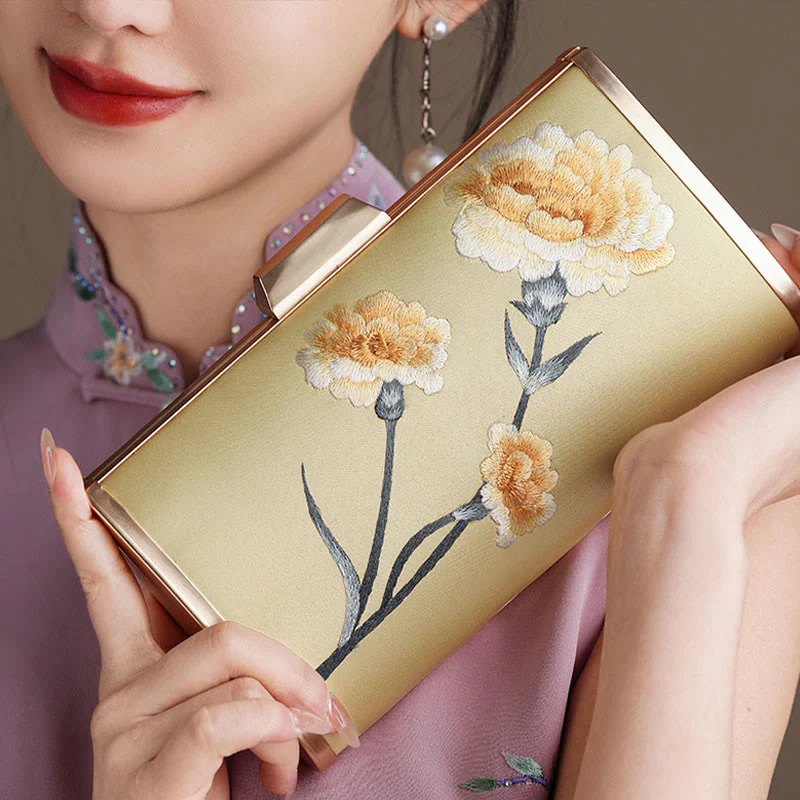Embroidery Carnation Crossbody Bag 20cm | Elegant Floral Design - Image 4