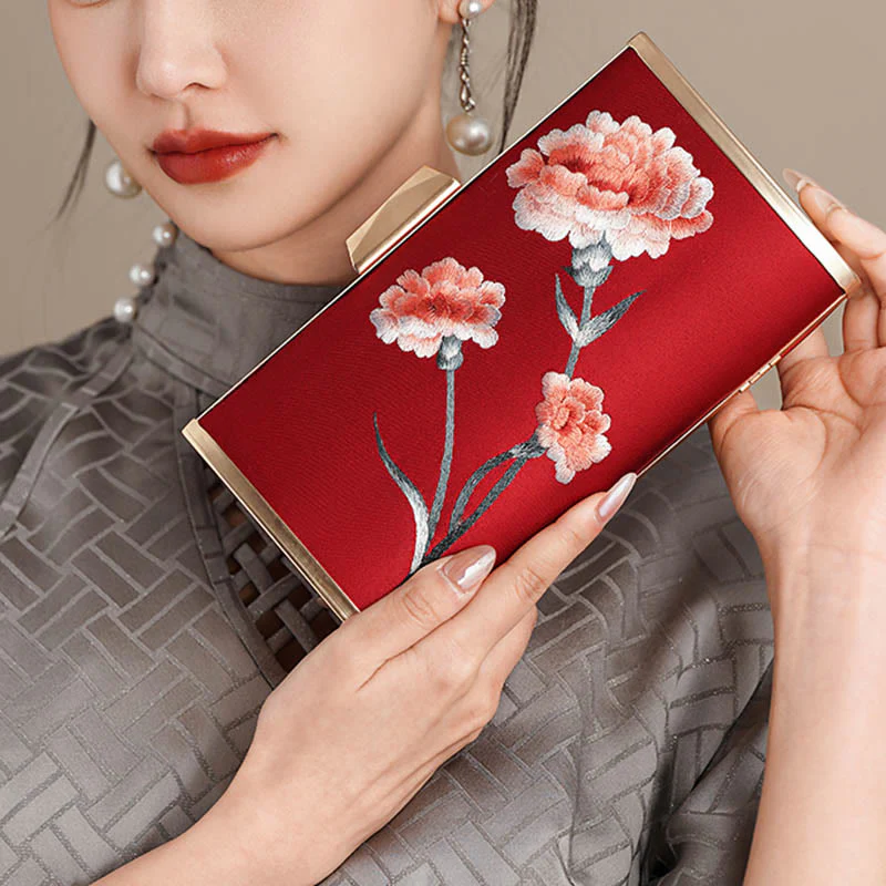 Embroidery Carnation Crossbody Bag 20cm | Elegant Floral Design - Image 5