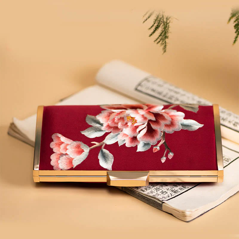 Embroidery Carnation Crossbody Bag 20cm | Elegant Floral Design - Image 8
