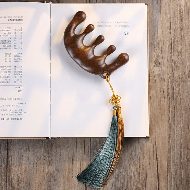 Green Sandalwood Tassel Massage Comb for Soothing Relaxation - Image 2