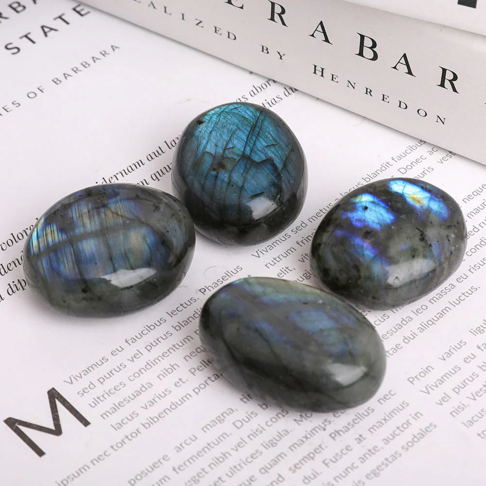 2-inch Labradorite Palm Stone for Energy Healing - Image 3