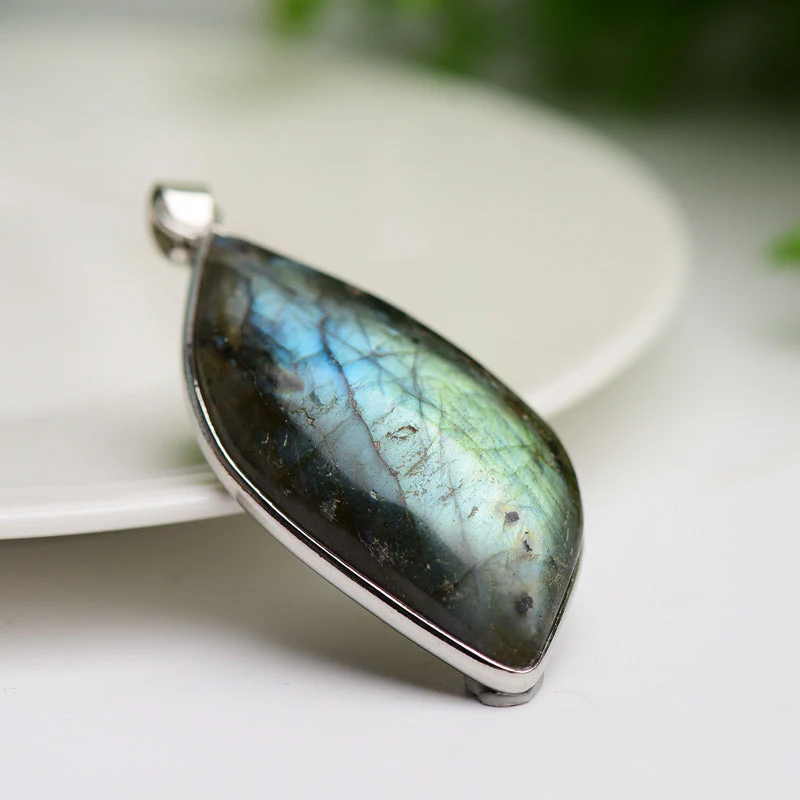2.0 inch Labradorite Crystal Pendant for Spiritual Protection - Image 5