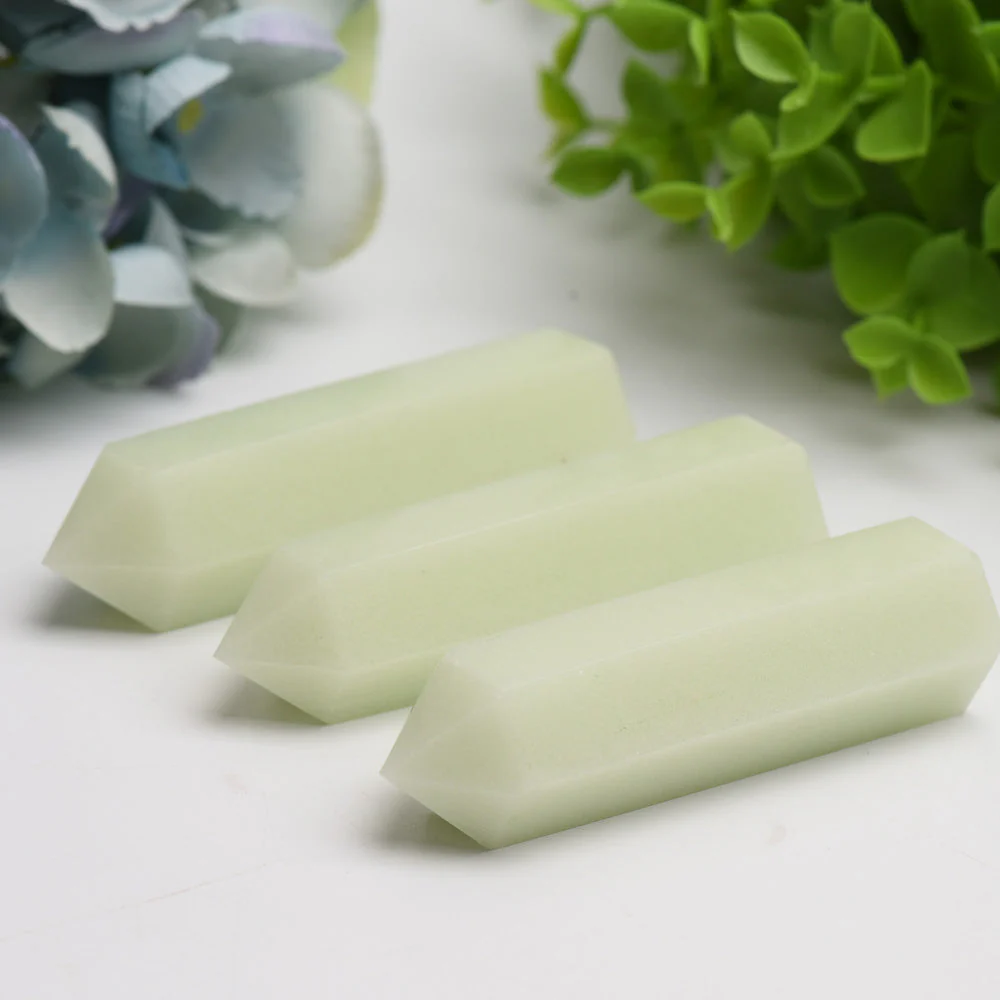 2.5-4.5 inch Luminous Green Crystal Points for Healing - Image 2