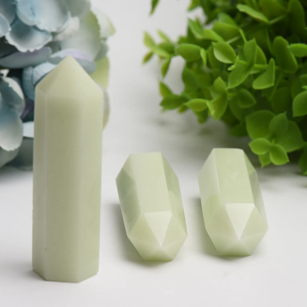 2.5-4.5 inch Luminous Green Crystal Points for Healing - Image 3