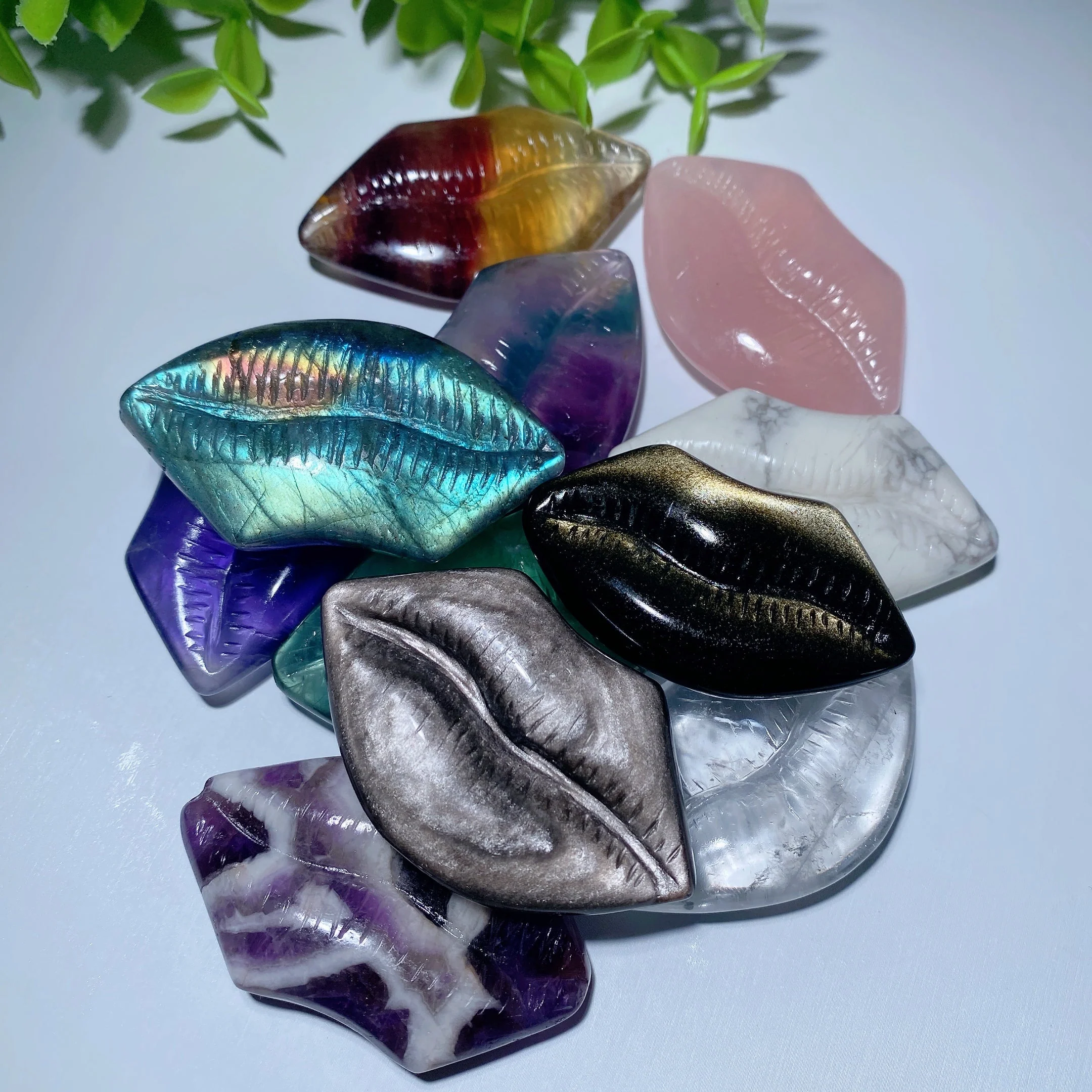 2.0 Inch Mixed Crystal Lips Carving Figurine for Healing - Image 2