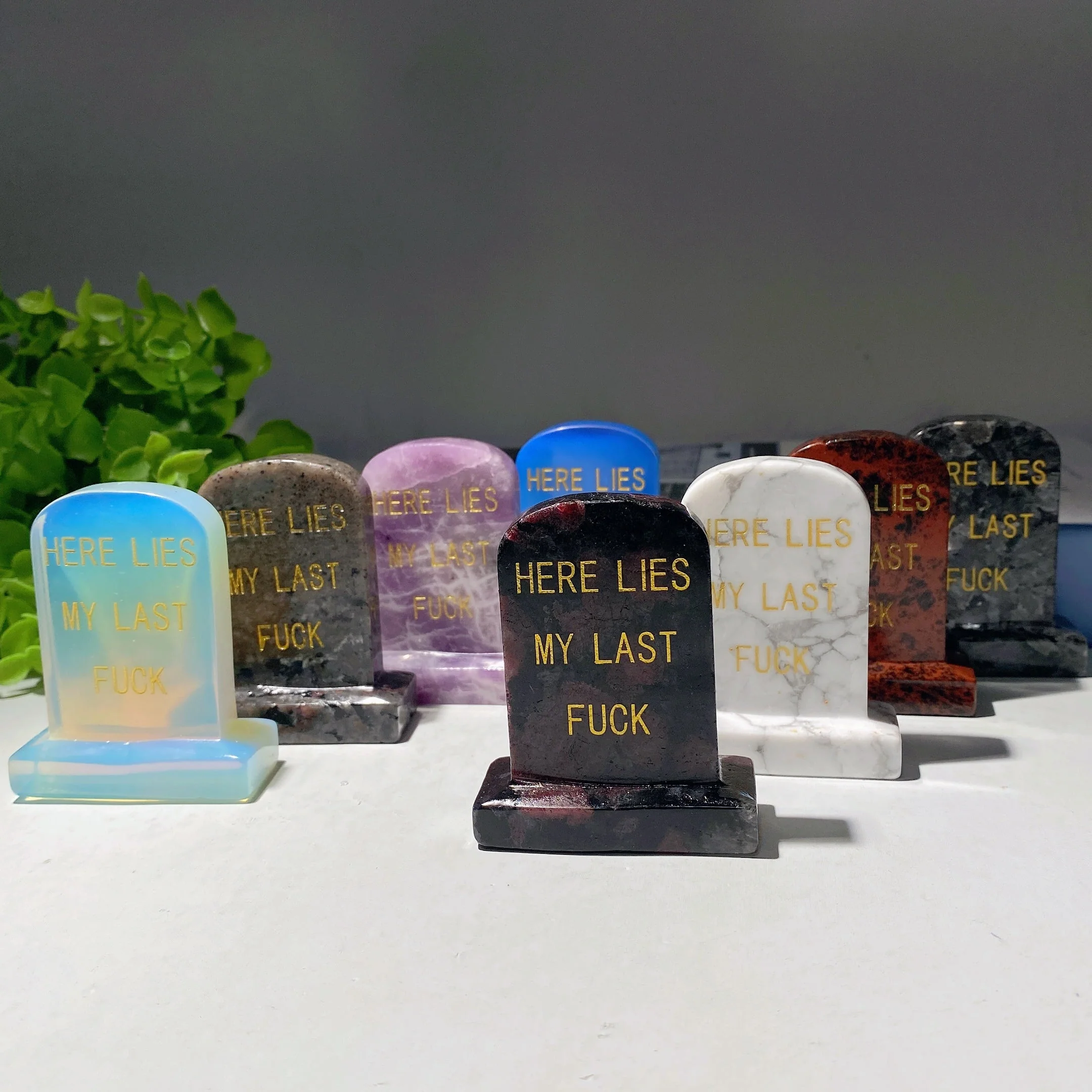 2.7 Inch Mixed Crystal Figurines with Gold Engraved Carvings - Image 2
