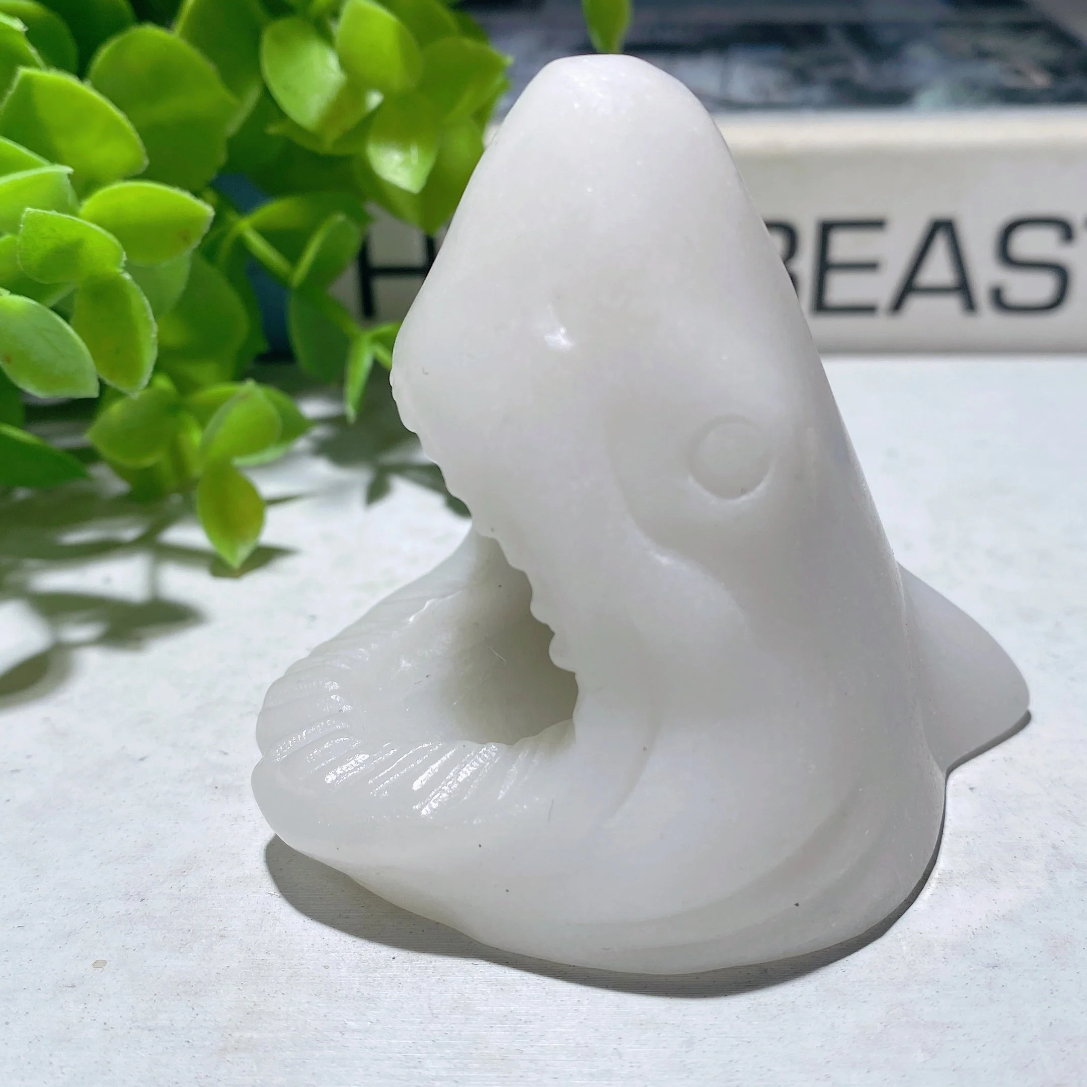 2.3 inch Mixed Crystal Shark's Head Carving Figurine - Image 6