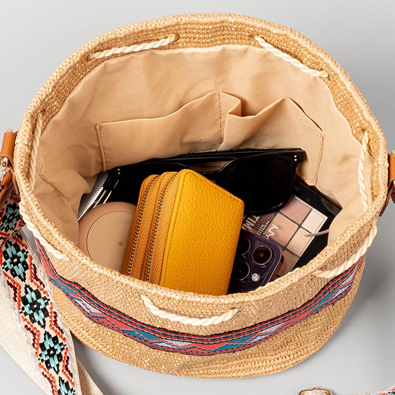 Straw Woven Geometric Bucket Bag with Tassels for Beach - Image 4