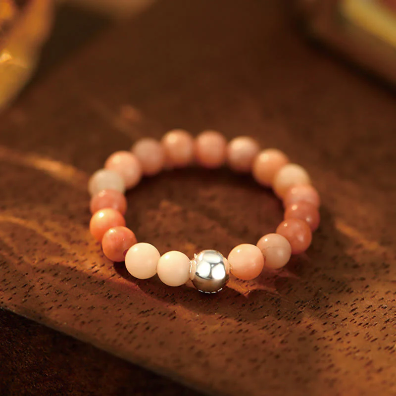White Jade Black Onyx Crystal Bead Elastic Ring - Image 3