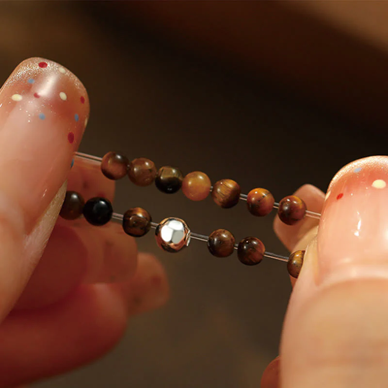 White Jade Black Onyx Crystal Bead Elastic Ring - Image 5